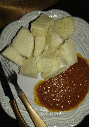 A picture of Boil yam and stew😊.