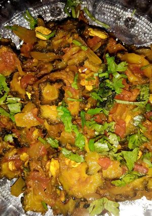 करेले की सब्जी (Karele ki sabji recipe in Hindi) रेसिपी मुख्य फोटो