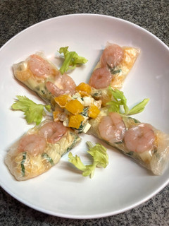 芒果蝦沙律米紙卷 的食譜成品照片
