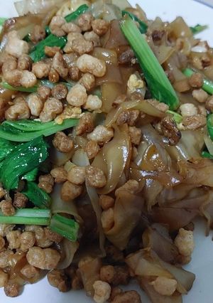 A picture of Vegetarian Pad See Ew by P'Ployfa.