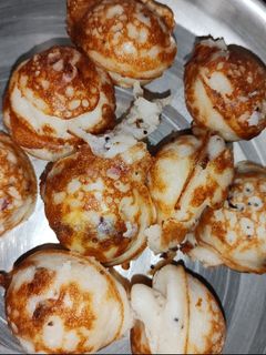 குழிப்பணியாரம்(kulipaniyaram recipe in tamil) செய்முறை முக்கிய புகைப்படம்