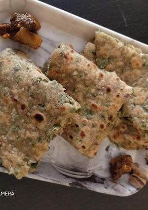 A picture of Methi paratha.