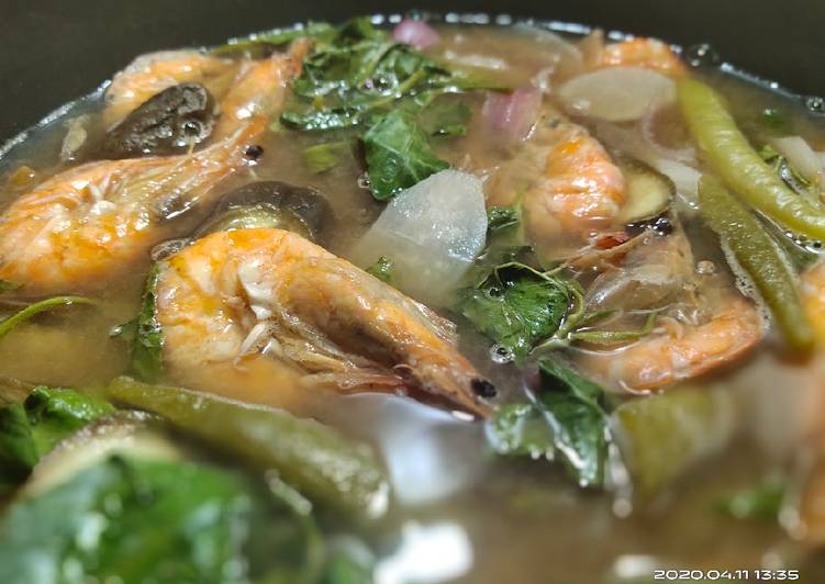 Step By Step Guide To Prepare Award Winning Sinigang Na Hipon Cookandrecipe Com