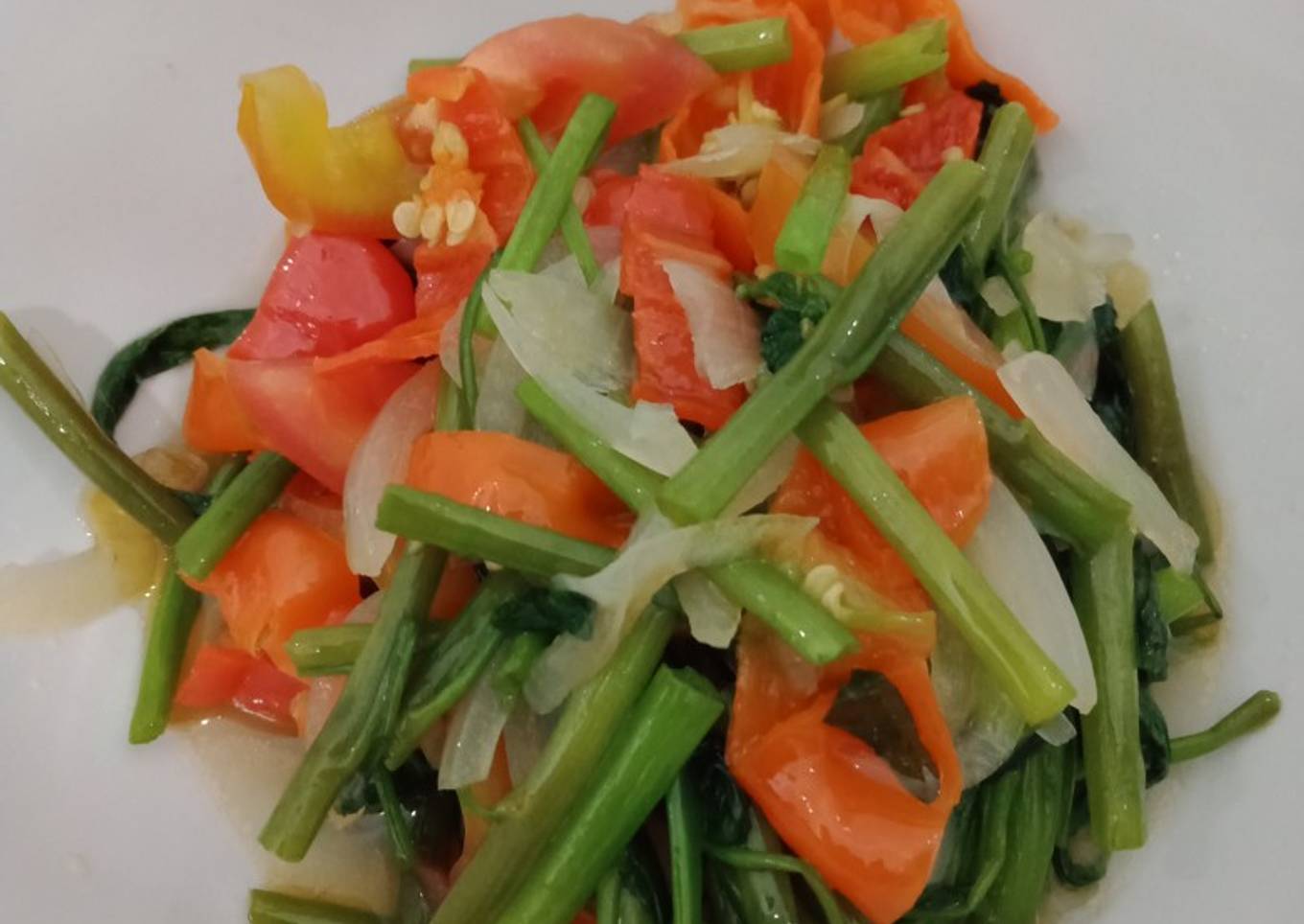 Tumis kangkung campur rica toraja