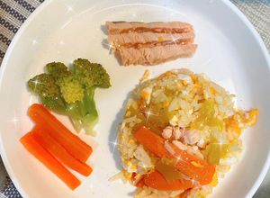 รูปของ ข้าวผัดไข่ แซลมอน (เบบี๋) blw