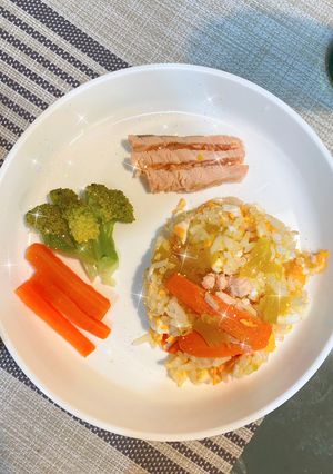 A picture of Salmon Egg Fried Rice (Baby-Friendly, BLW).