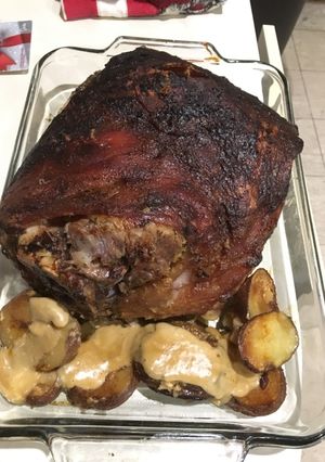 Una foto de Hombros de Cerdo Asado (beef shoulder)