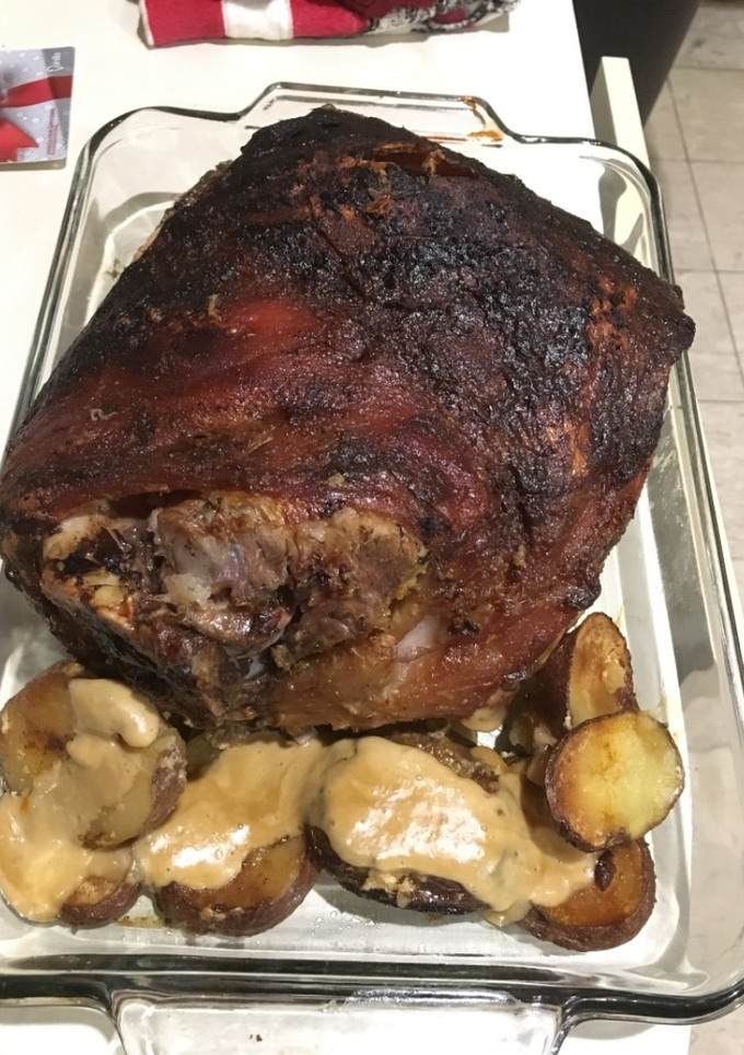 Una foto de Hombros de Cerdo Asado (beef shoulder)