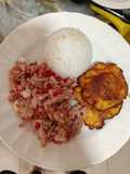 Almuerzo de Arroz, Ensalada de Atún y Patacones