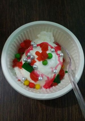 A picture of Litchi icecream.
