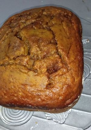 Una foto de Budín de bananas  con café