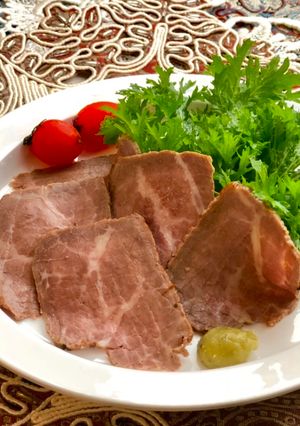 A picture of Roasted Beef cooked in rice cooker.
