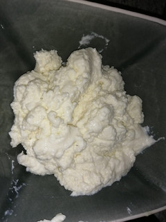 Una foto de Queso cremoso casero