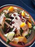 Ensalada de pollo con arándanos secos y nuez
