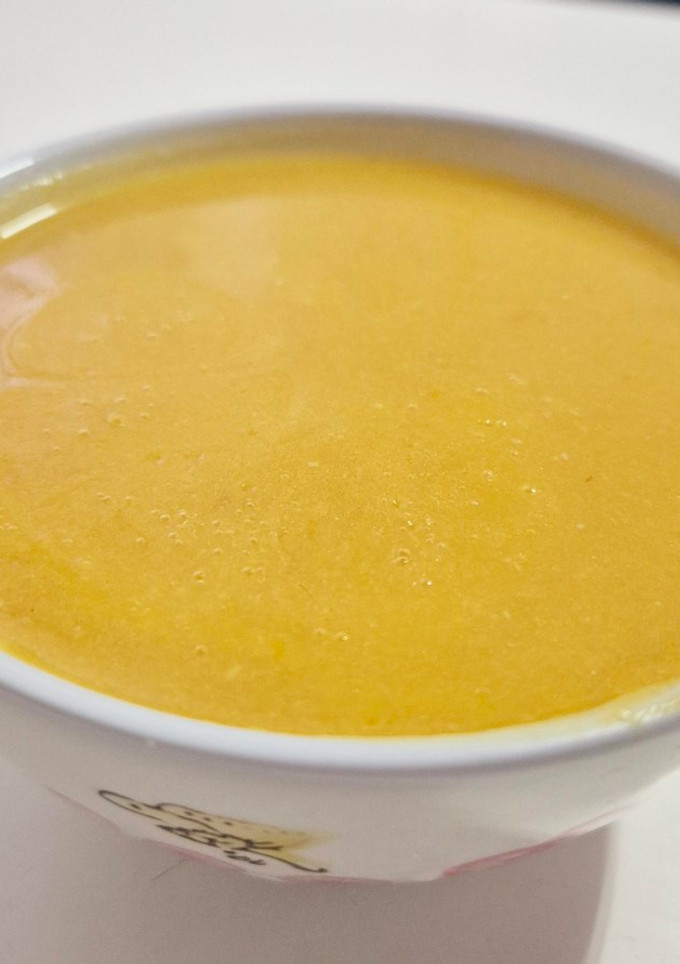 Una foto de Crema de puerro, patata y zanahoria