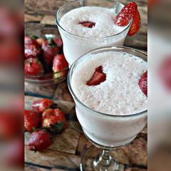 A picture of Refreshing Strawberry milkshake.