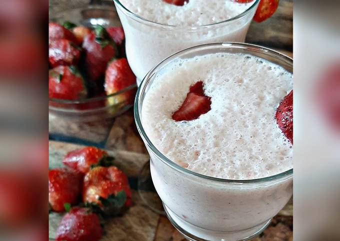 Refreshing Strawberry milkshake