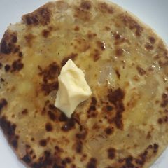A picture of Aaloo paratha.