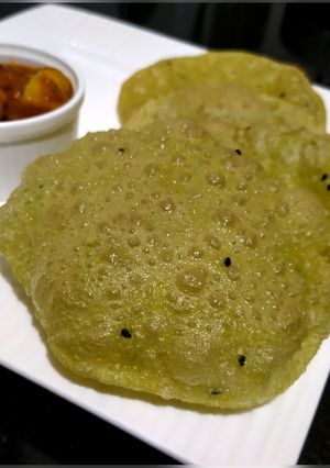 A picture of "Peas Puri".