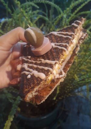 Una foto de Sándwich de queso amarillo, queso asadero y tocino ❤