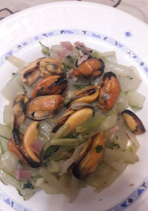 Una foto de Rehogado de acelgas con mejillones