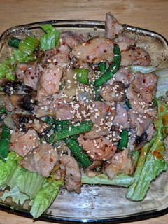 A picture of Garlic Pork Salad/Rice Bowl.