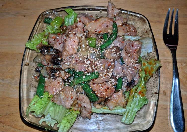 Simple Way to Prepare Any-night-of-the-week Garlic Pork Salad/Rice Bowl