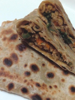 ஸ்டஃபுடு சப்பாத்தி (Stuffed Chappati Recipe in Tamil) செய்முறை முக்கிய புகைப்படம்