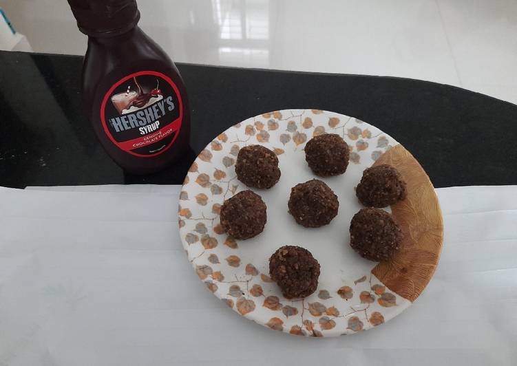 Recipe of Favorite Leftover Bati&#39;s chocolate laddo