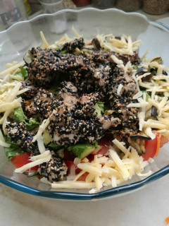 Una foto de Ensalada de pollo crocante