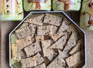 Una foto de Galletitas de harina de sorgo con chía y lino 🌱 Sin balanza, sin gluten 🌱 Crackers gluten free 🌱