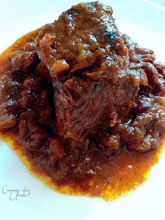 Una foto de Ternera caramelizada con pasas sultanas y especias nobles