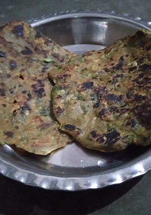 મેથીના ઢેબરા (Methi Dhebra Recipe In Gujarati) રેસીપી મુખ્ય ફોટો