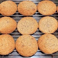 A picture of Chocolate and oat cookies.