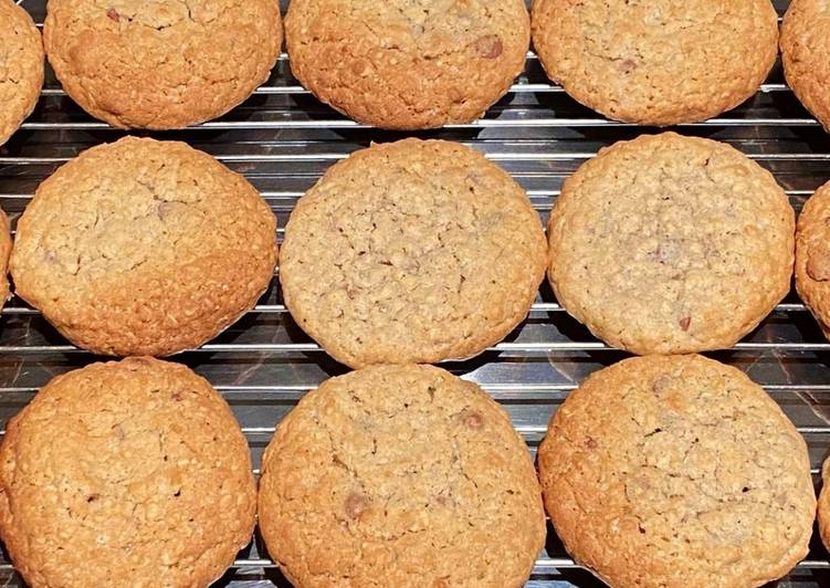 Steps to Prepare Speedy Chocolate and oat cookies