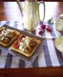 Pan frito templado con escalivada y queso griego con aceite Vida