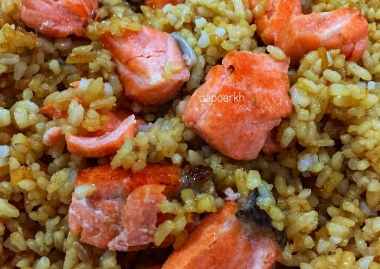 Resep Nasi Goreng Salmon oleh Kristina Heryawati - Cookpad