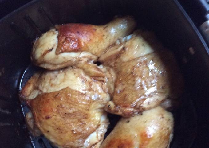 Pollo asado en la máquina freidora de aire cleen Receta de Maria Paz  Dominguez/ @pacitamama en instagram- Cookpad