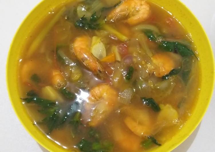 Resep Pindang Udang sentuhan Jawa Timuran oleh Annisa Fitriani Rufianti - Cookpad