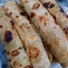 A picture of Chicken paratha roll.