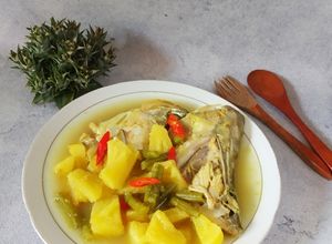 Foto resep Sayur Asam Nanas Kepala Ikan Pipih (Ikan Belida)