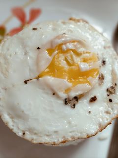 বাটার রাইস উইথ এগ পোচ (butter rice with egg poach recipe in Bengali) রেসিপির প্রধান ছবি