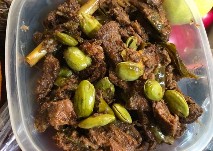 Resep Oseng daging sapi rawit hijau+pete oleh Euis Adjie Santillo - Cookpad