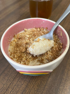 Una foto de Porridge de avena proteico (arroz con leche) 🍨