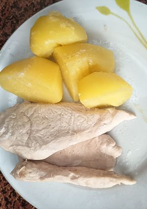 Una foto de Pechuga de Pollo con Papas al Vapor