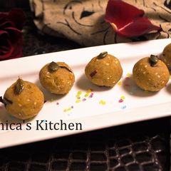 A picture of Jowar Atta Laddu.