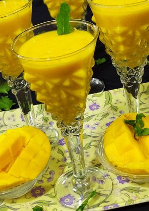 A picture of Mango juice.