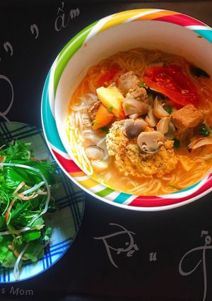 Hình của món Bún nấm riêu tôm.