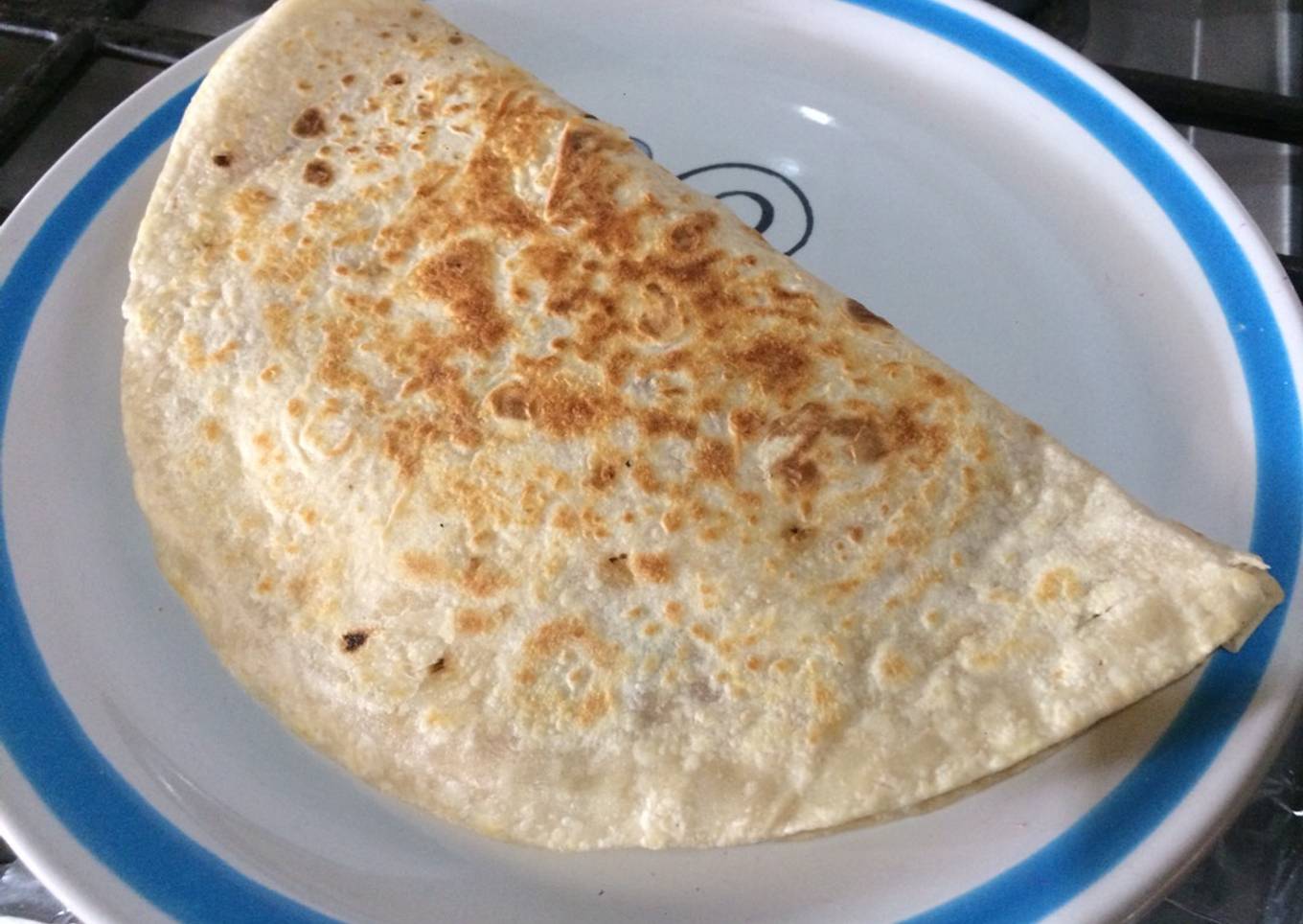 Quesadillas con pollo en salsa de molcajete