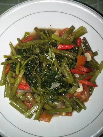 Langkah Gampang Menyiapkan Resep Tumis Kangkung Saos Tiram yang Bikin Ngiler Anti Ribet, Bisa Manjain Lidah